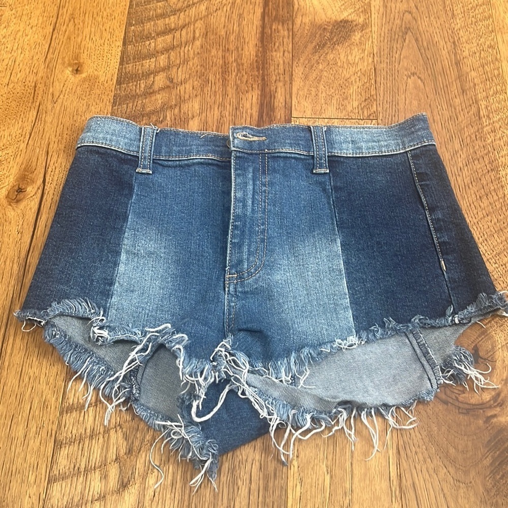 Forever 21 Woman’s Jean Shorts Size S